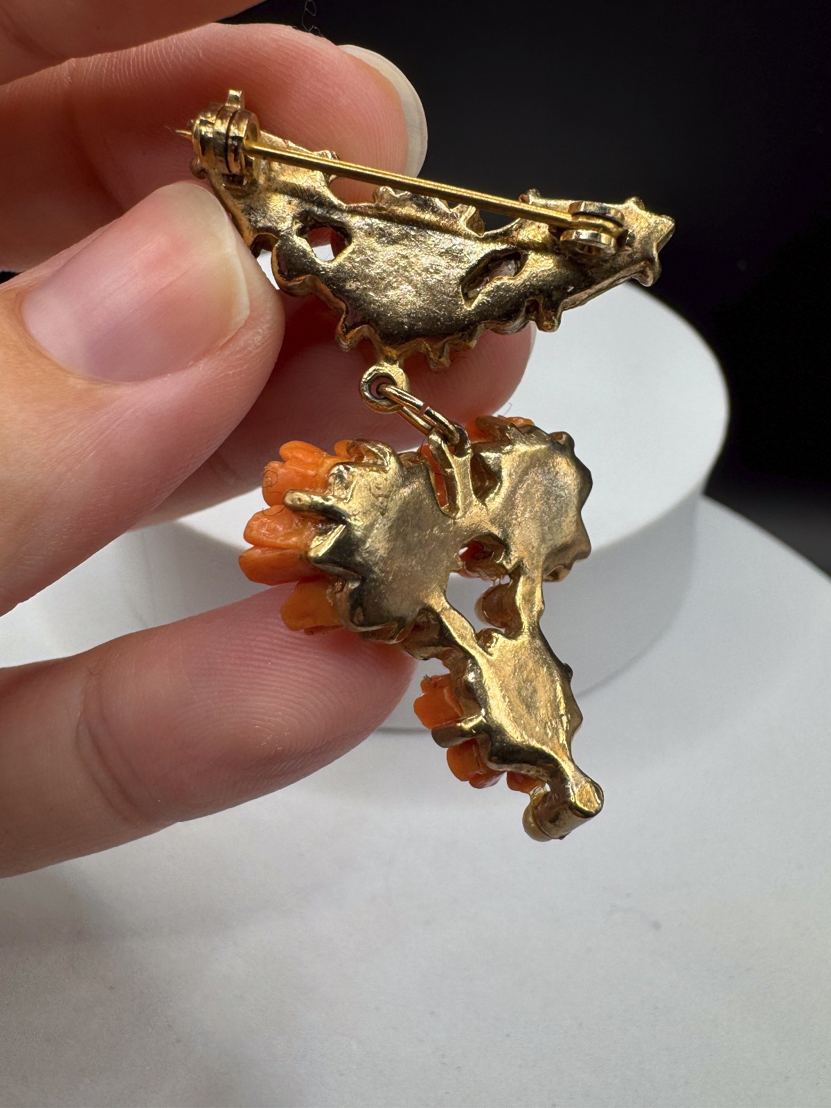 Vintage Carved Faux Coral Rose Dangle Brooch Gold Tone Pearl Floral Drop Pin