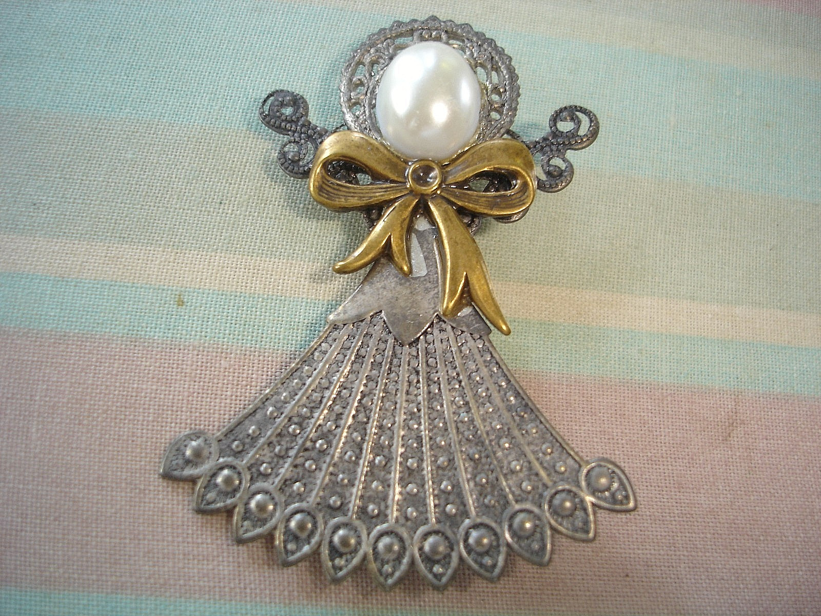 Vintage LOT of 6 HEART & ANGEL Pin Brooches-4 Heart, 2 Angels-Pearls Rhinestones