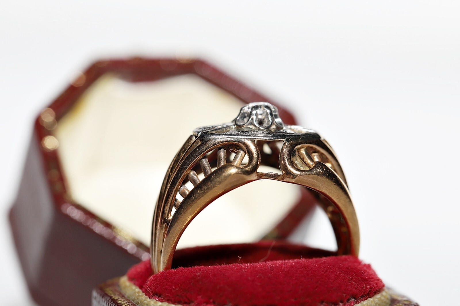 Antique Art Deco Circa 1920s 18k Gold Natural Diamond Decorated Ring