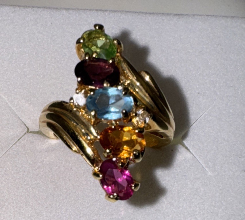 Vintage multicolored stones gold plated size 6.25 costume jewelry