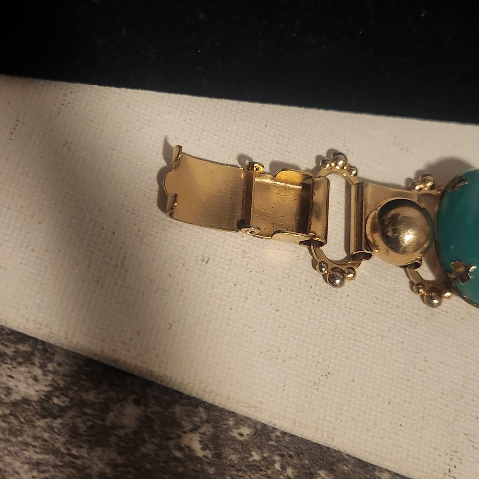 Vintage Gold Tone Green Oval Cabochon Link Statement Bracelet Retro 6 inch