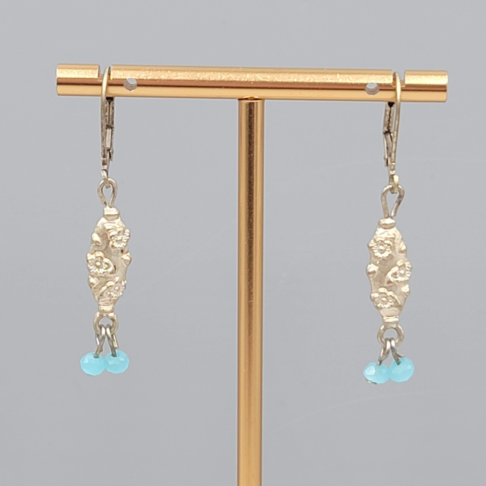 Vintage Blue Crystal Pierced Earrings Silver tone Embossed Dangle 1.25″