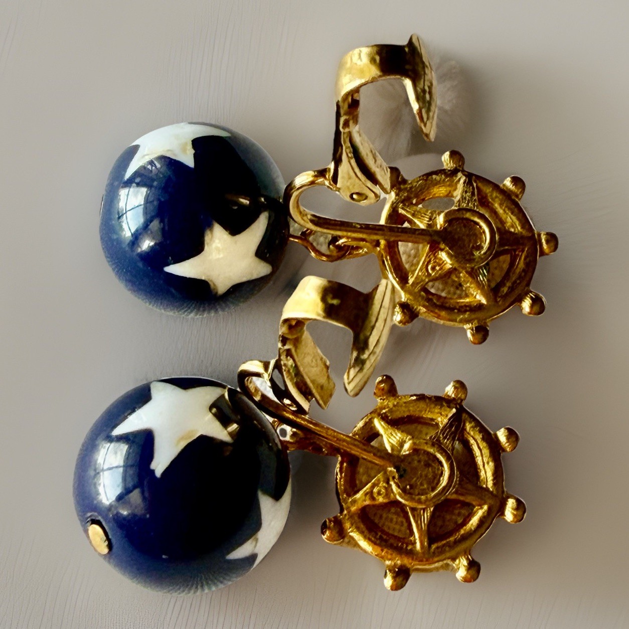 Vtg Avon Star Spangled Banner Dangle & Rhinestone Flag Clip On Earrings 3, 4g