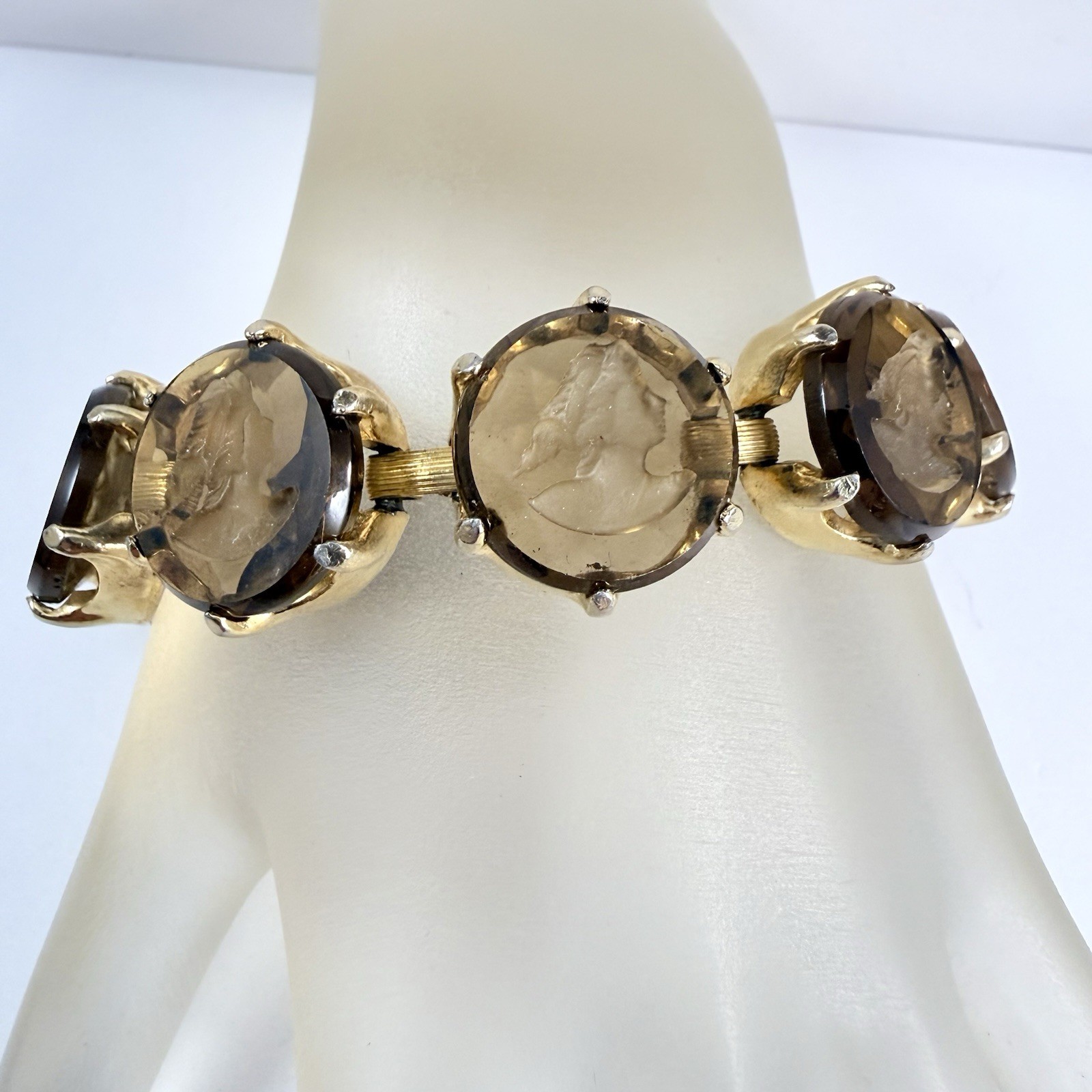 VTG GOLDETTE Smokey Glass Intaglio Carved Cameo Chunky Bracelet 7.25″ Unsigned