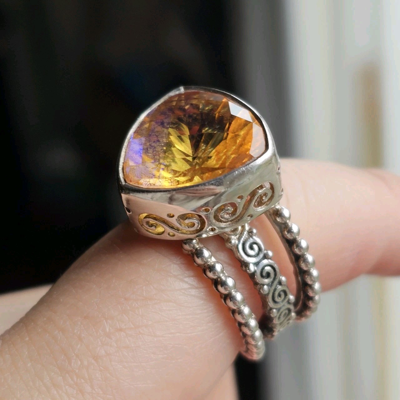 Sajen 925 Sterling Silve Rainbow Champagne Quartz Ornate Ring Size 10 – 15.36 g