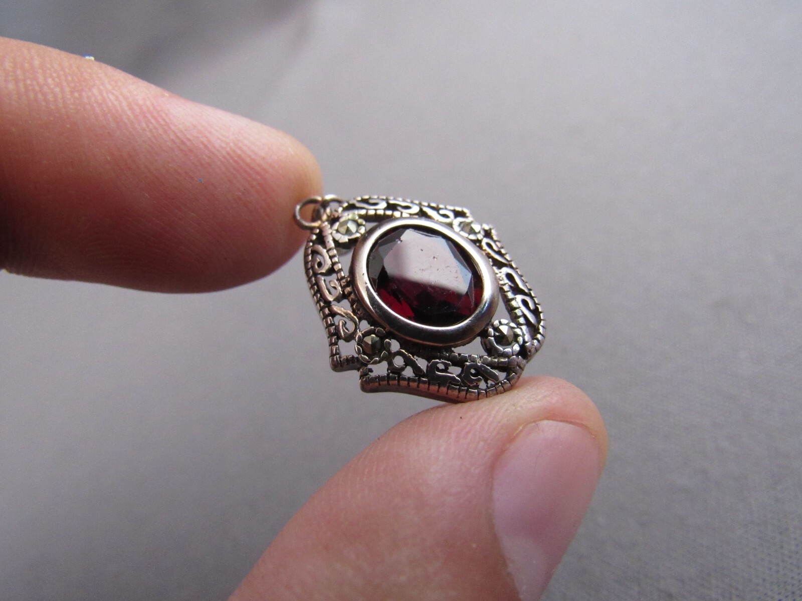 VINTAGE ART DECO DBJ STERLING MARCASITE OVAL GARNET DANGLE PENDANT