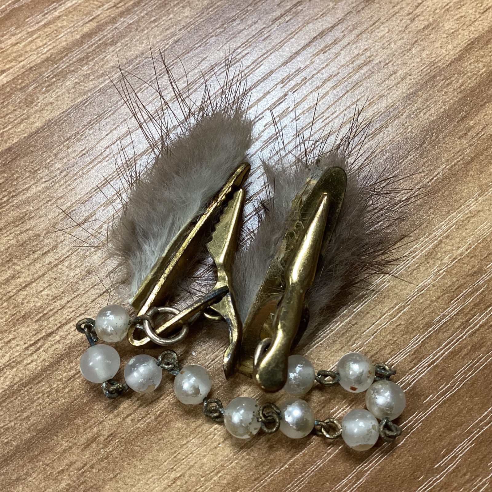 Mid-Century Mink Fur Sweater / Scarf Clips With Faux Pearl Connector, Vintage