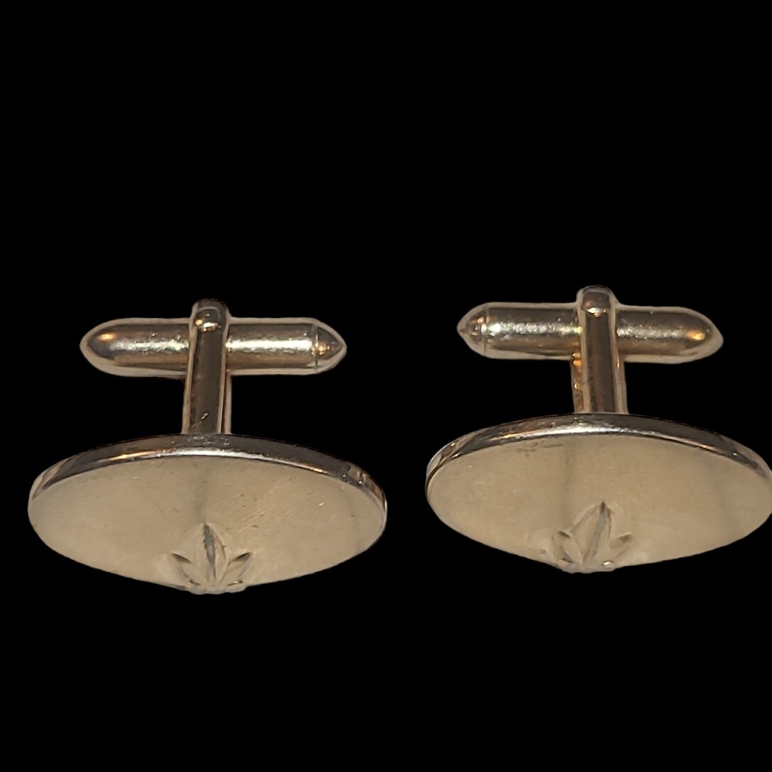 Vintage Swank Gold Tone Oval Disc With Leaf Classic Men’s Cufflinks