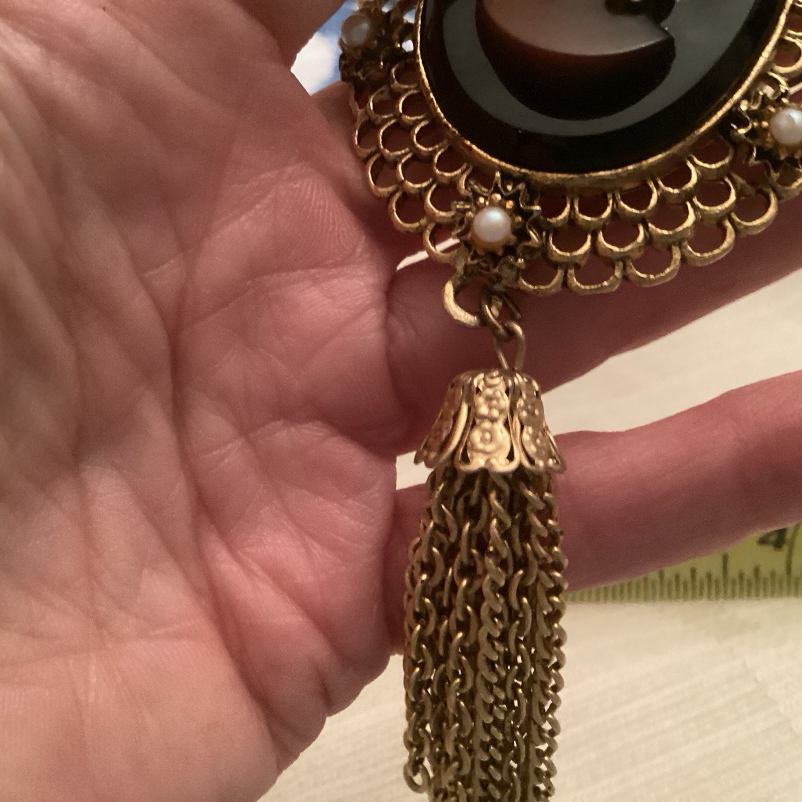 Vintage Jewelry Cameo Pendent Gold Tone & Brown With Pearls