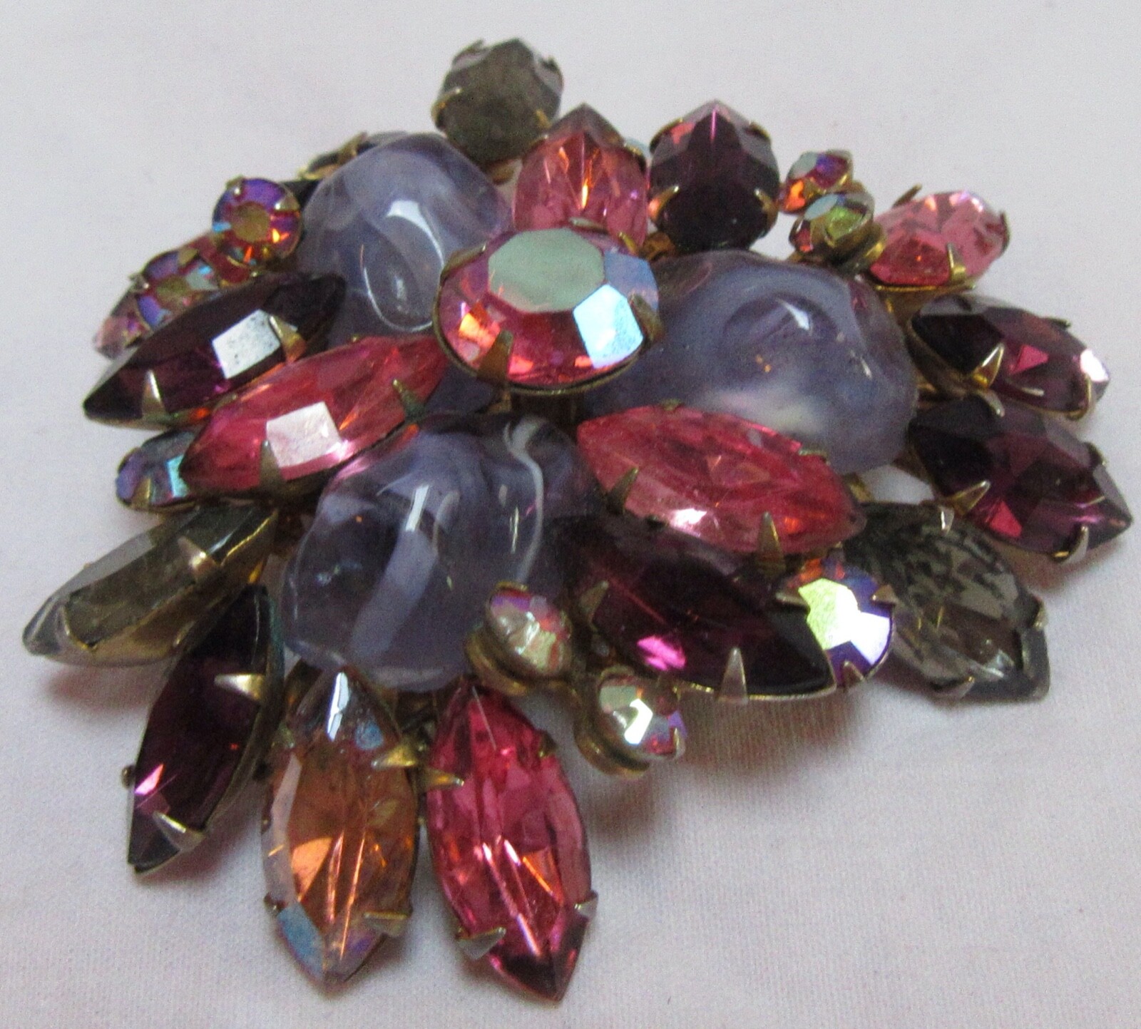 1950s Pink Red Purple Rhinestone Brooch/Pin Gold Tone Back Claw Set 2.5″
