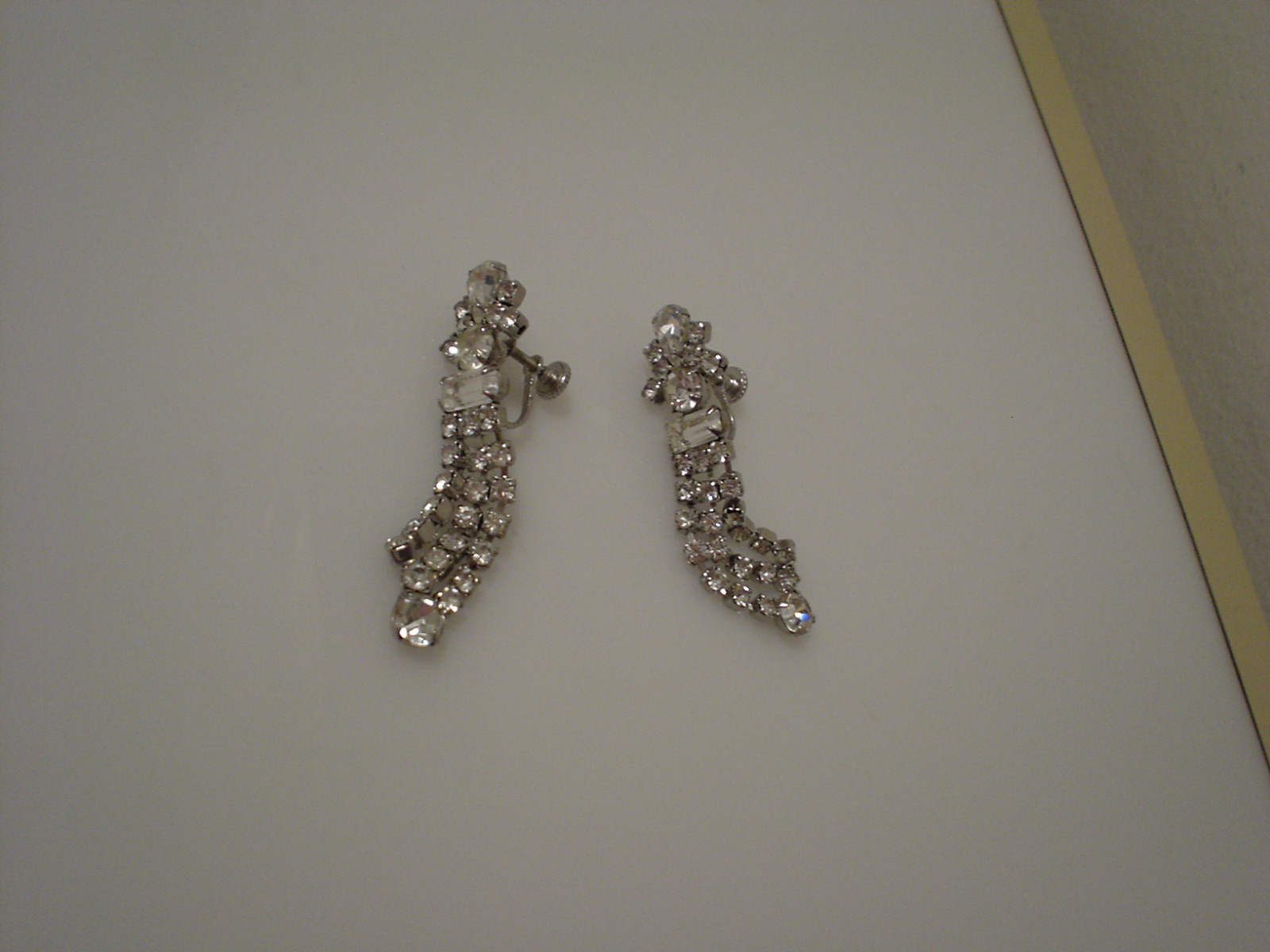 rhinestone screwback 3 strand graduated drop dangle 2 3/8″ flexible earrings