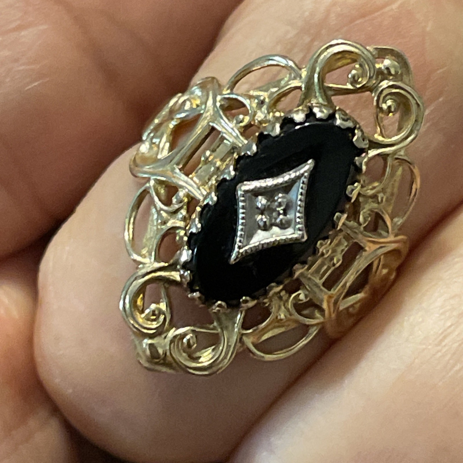 Vintage PSCO 10K Gold Black Onyx Diamond Filigree Lace Cocktail Ring Size 7