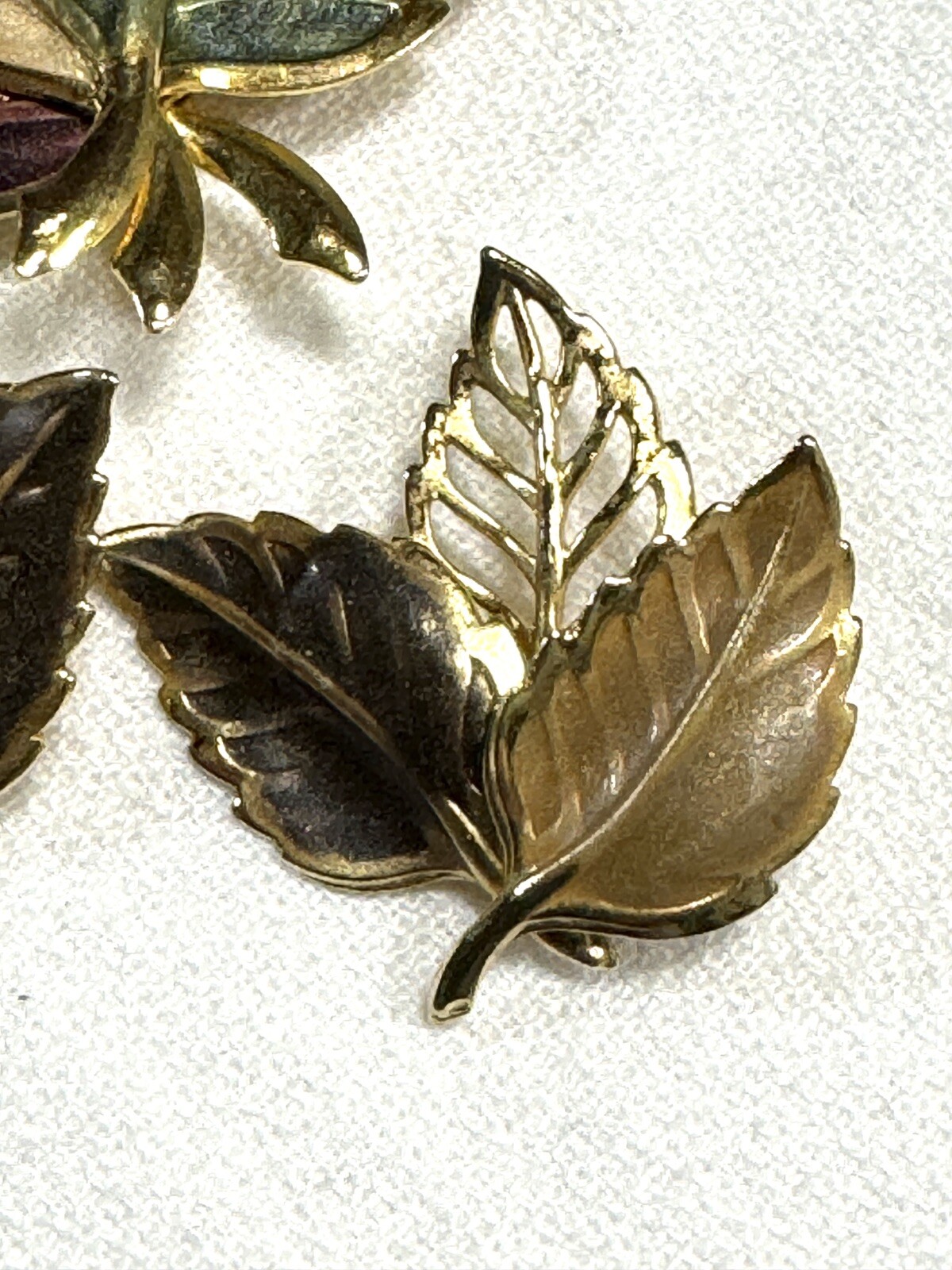 Leaf Motif Gold Tone Brooch & Earrings SET Fall Colors