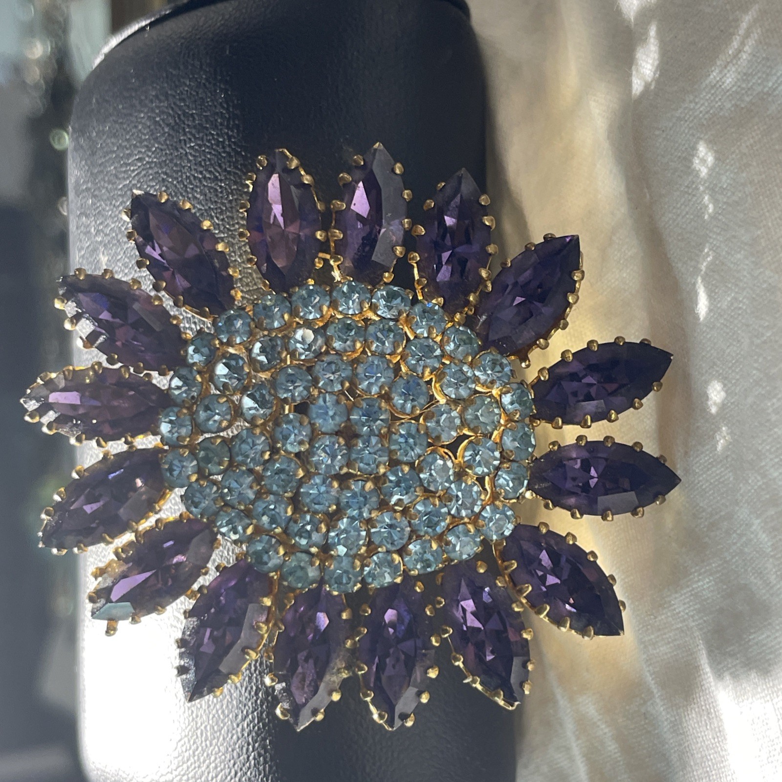 Vintage Blue And Purple Made In Austria Stamped Rhinestone And Gold Tone Brooch