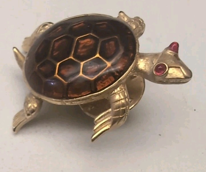 Vintage Signed TRIFARI Gold Tone Brown Enamel TURTLE Brooch Pin