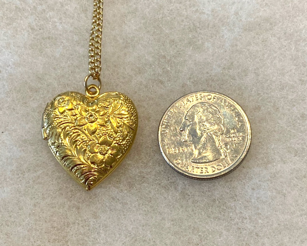 Goldtone Floral Costume Heart Locket on 18 Inch Chain