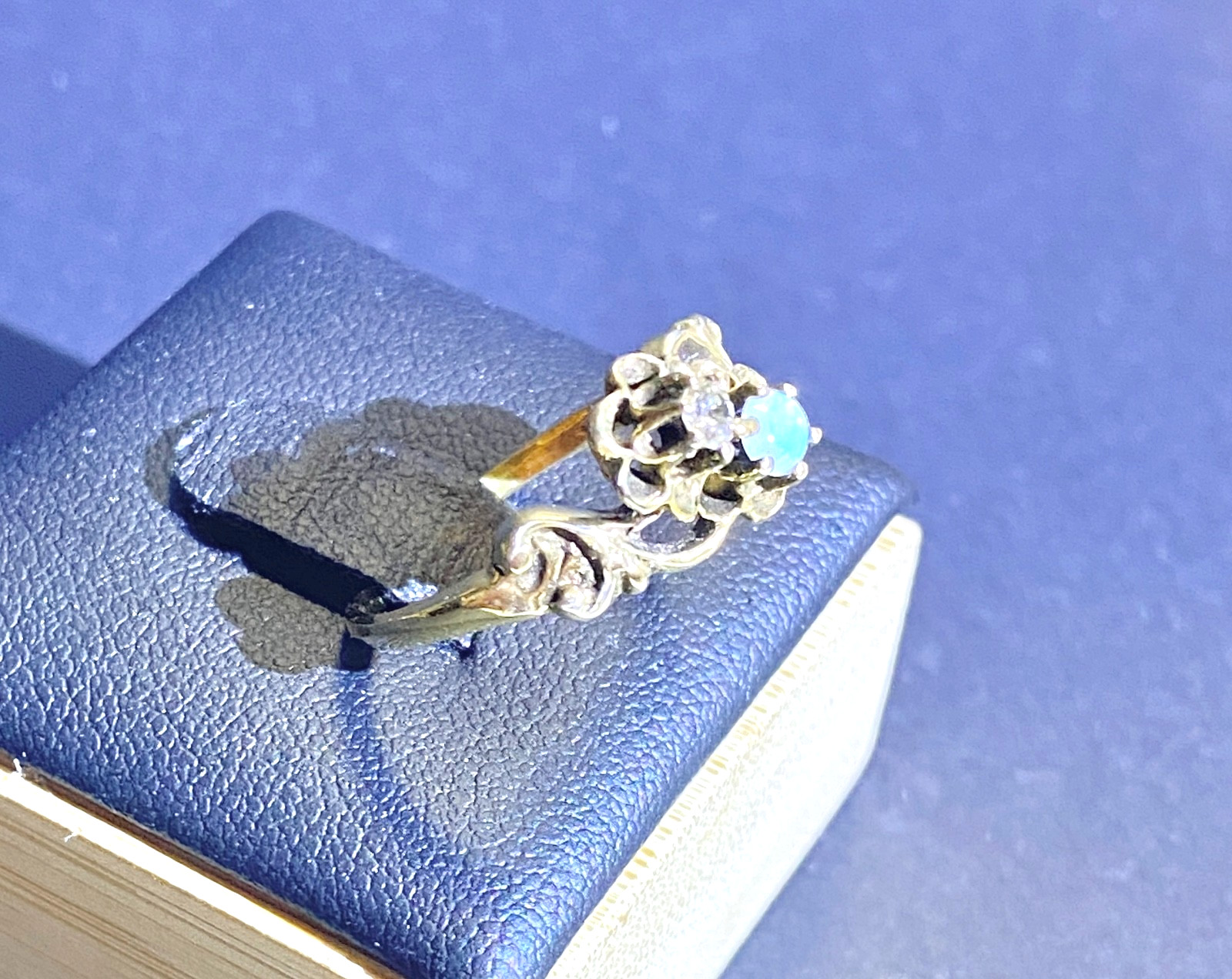 Vintage 14 KP Yellow Gold Diamond and Opal Buttercup Ring Size 6 1/4 6.25