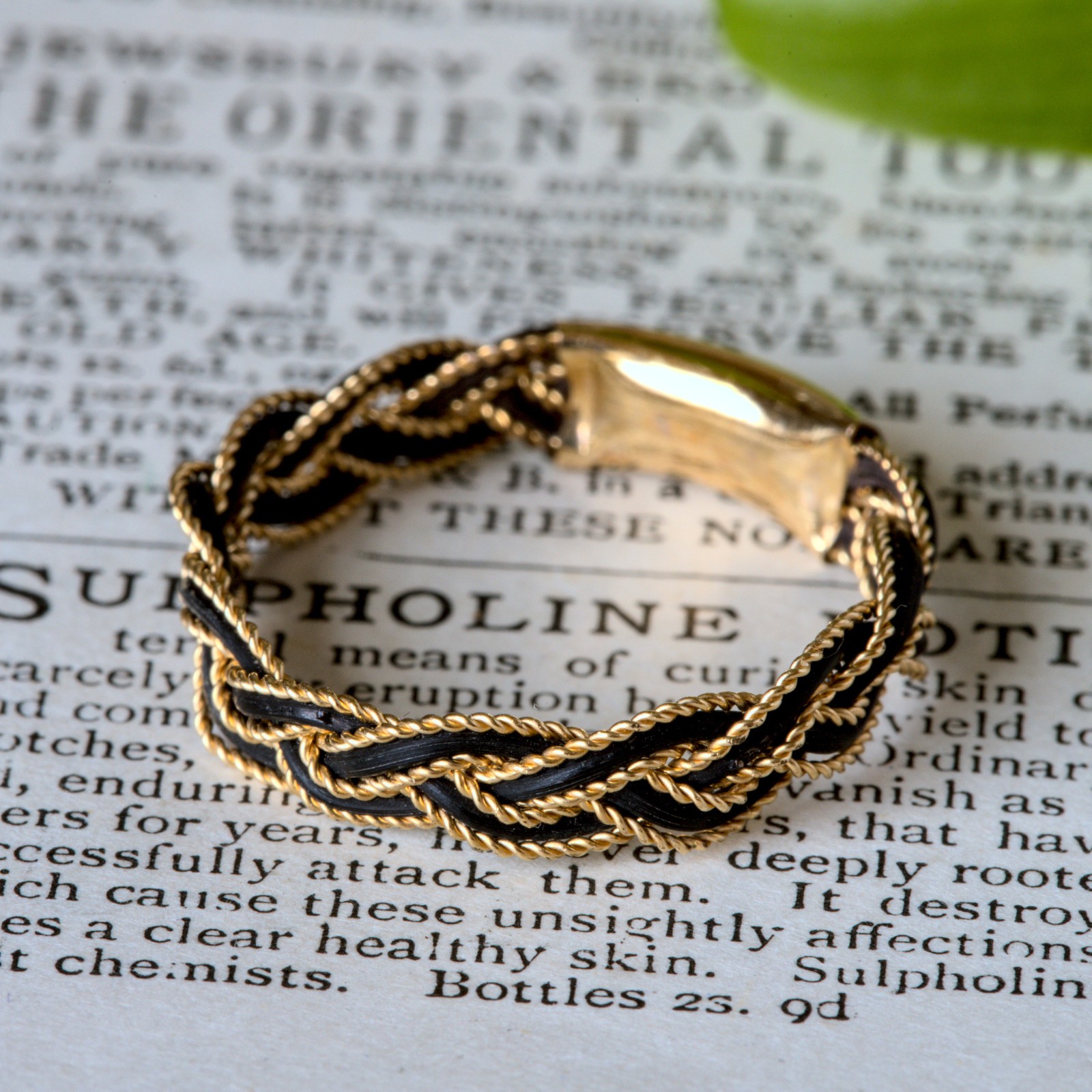 ANTIQUE VICTORIAN ENGLISH GRAND TOUR 9K GOLD WOVEN WEAVE BAND RING c1870