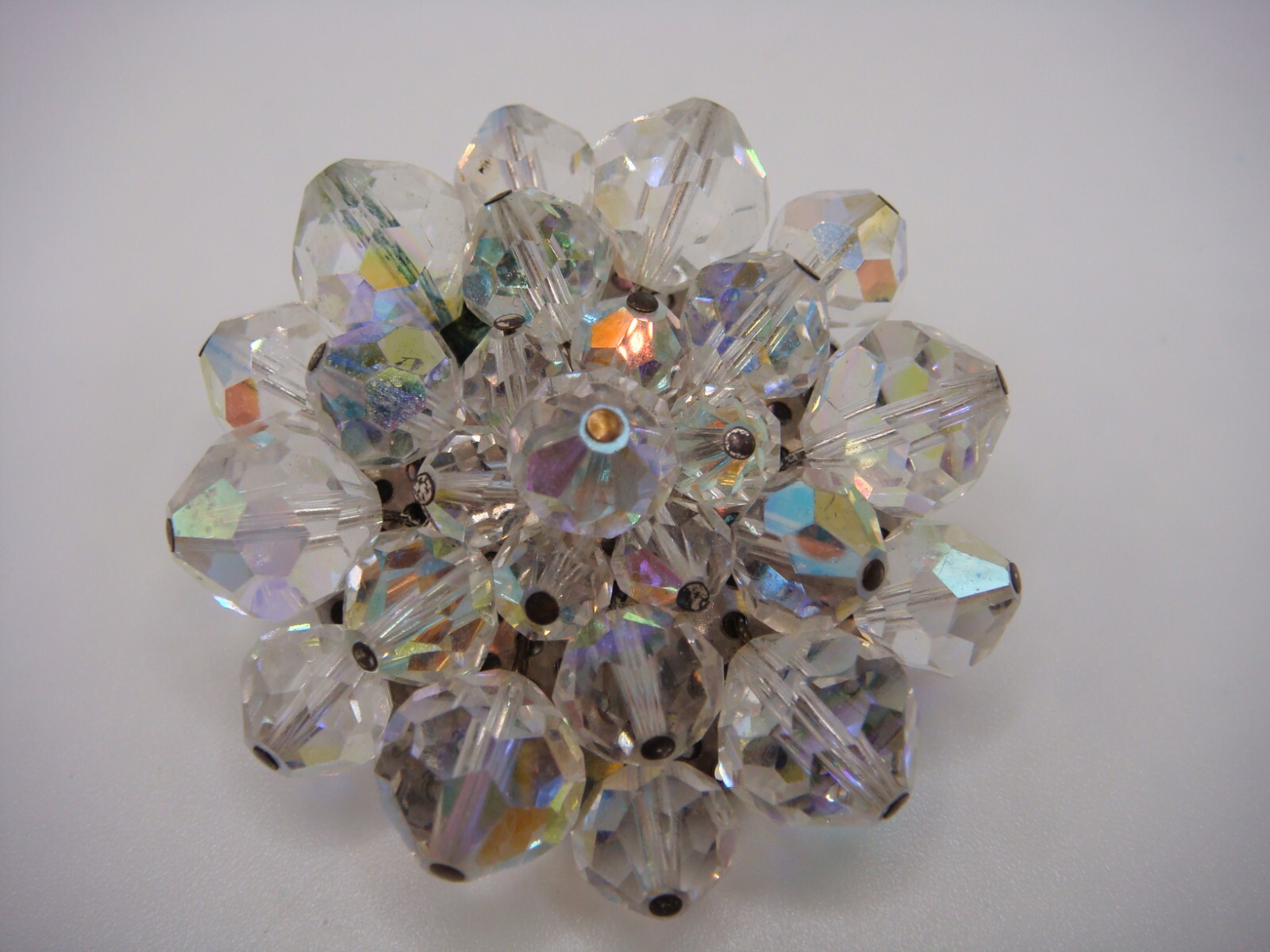 VINTAGE AURORA BOREALIS BEAD CLUSTER ROUND PIN BROOCH ESTATE