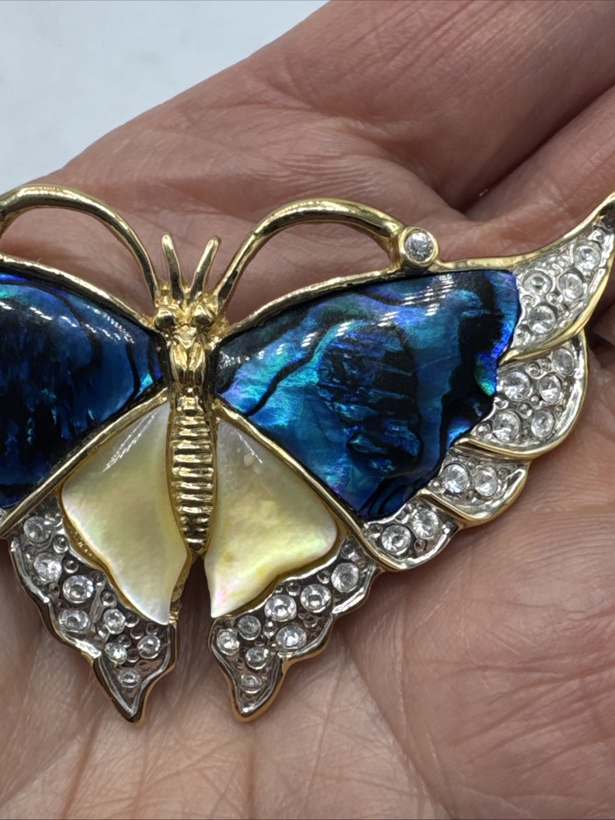Vtg Butler Fifth Ave Gold Tone Mother of Pearl Teal Cased Paua Abalone Brooch