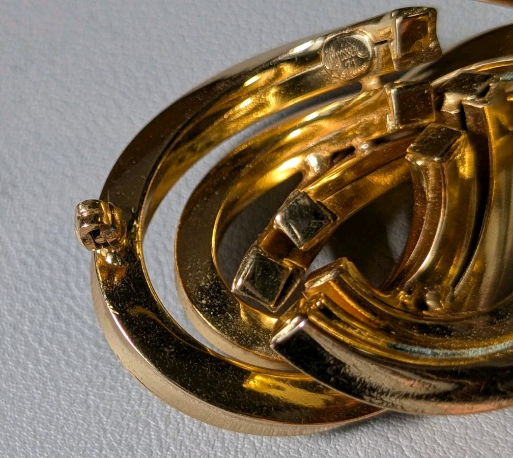 Vintage Grosse Germany Gold Plated Interlocking Infinity Love Knot 1971 Brooch