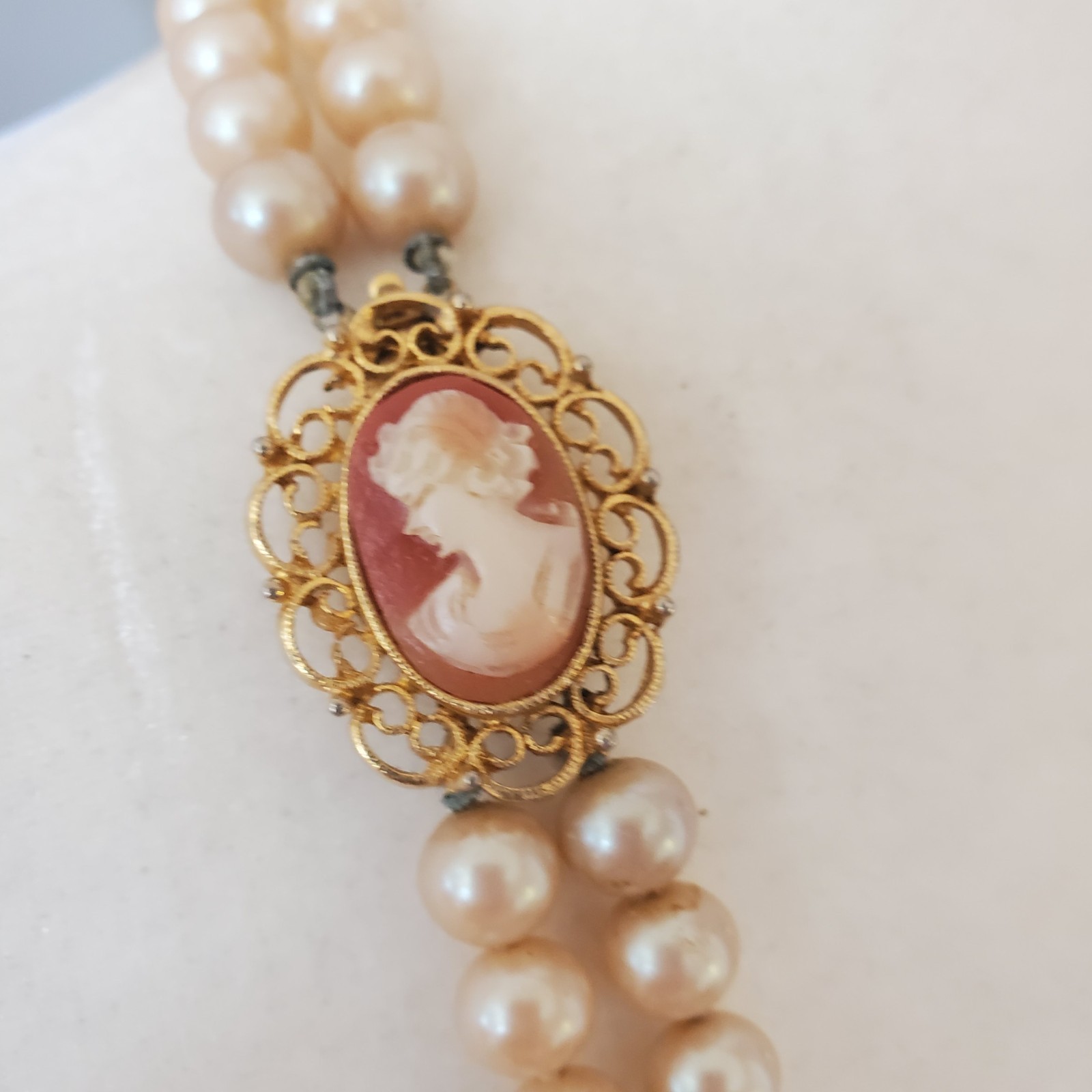 Cameo Dbl Pearl Strand Necklace 27″ Insert Clasp Carved Filigree Hand Knotted