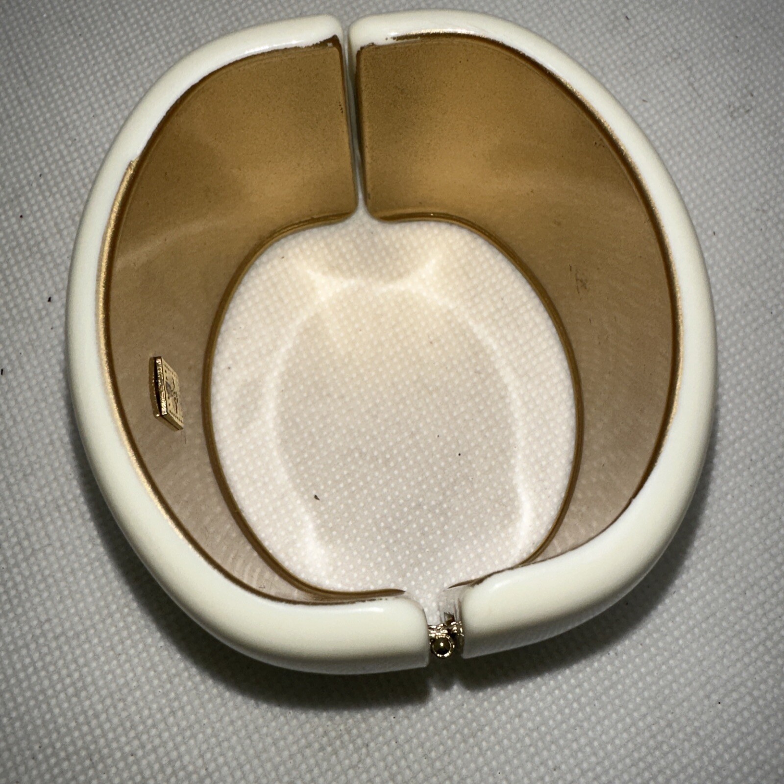 VTG White Hindge Bracelet Has A Honeybee Inside Snap Magnetic Closure