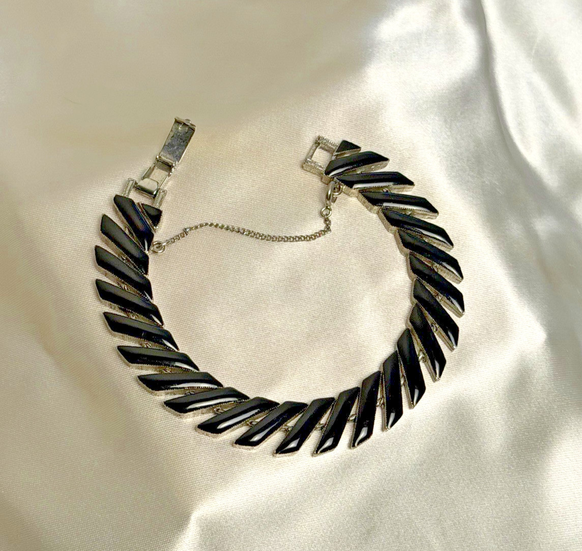 Vintage Silver Tone & Black Link Bracelet – Sleek Articulated Design 7″