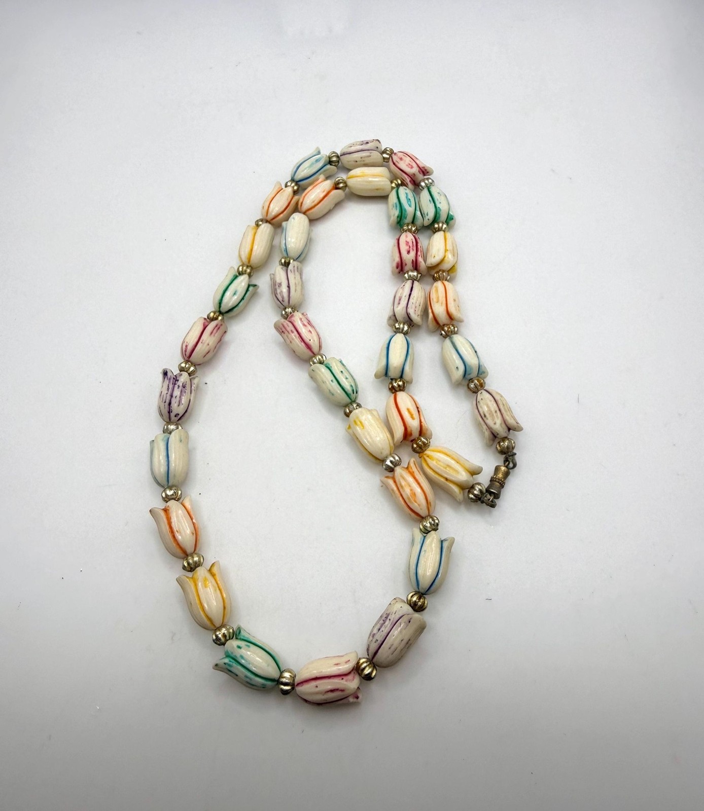 Vintage colorful textured off white acrylic tulip beaded necklace