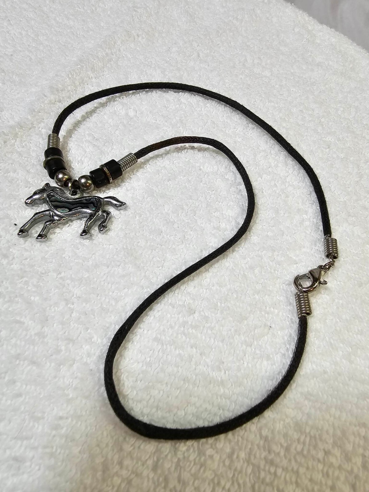 Vtg silver tone horse pendant w/ abalone Black Cord Chain necklace 16 1/2in”