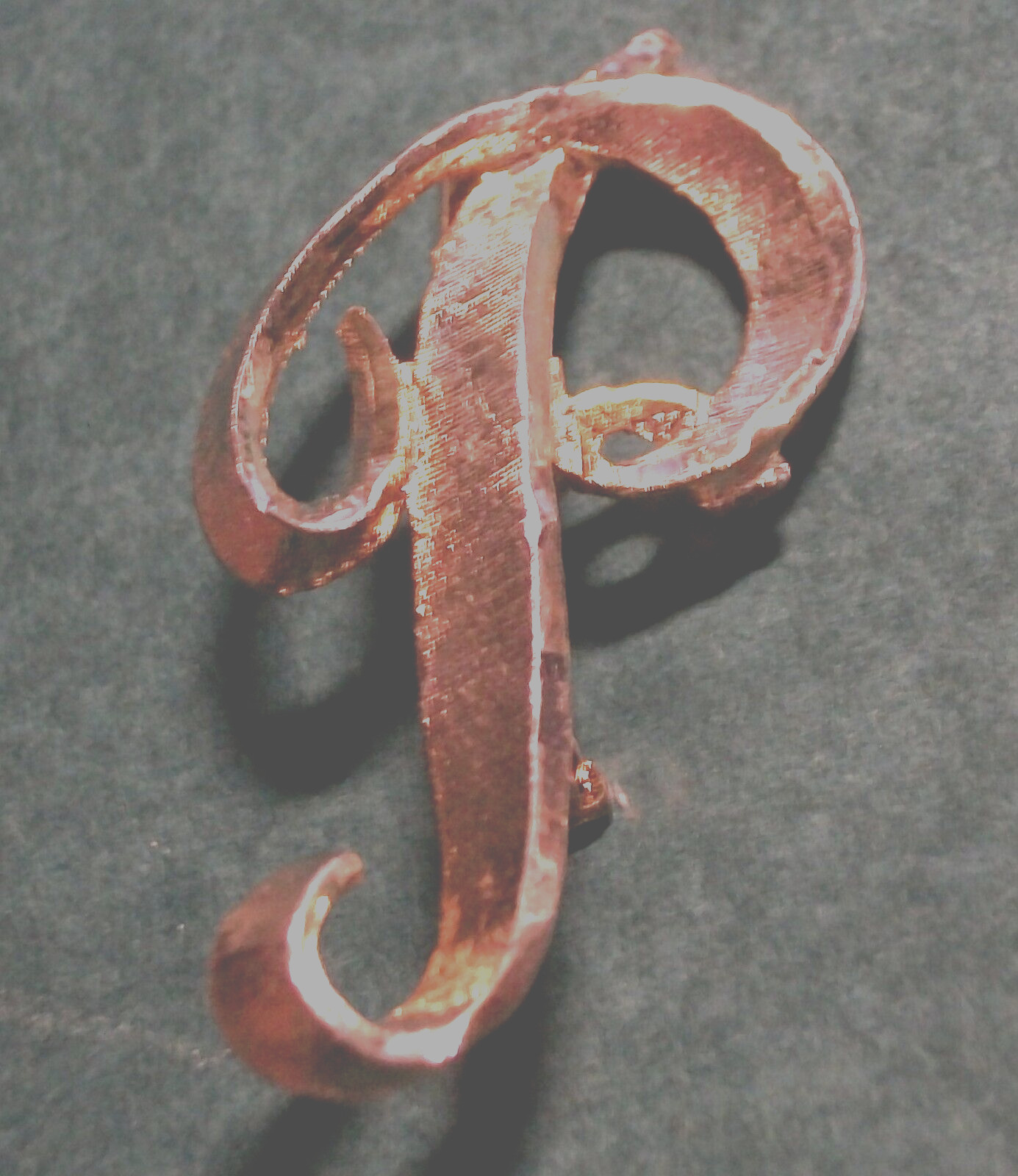VTG MAMSELLE Monogram Letter “P” Pin GOLD TEXTURED Initial Brooch RETRO Signed