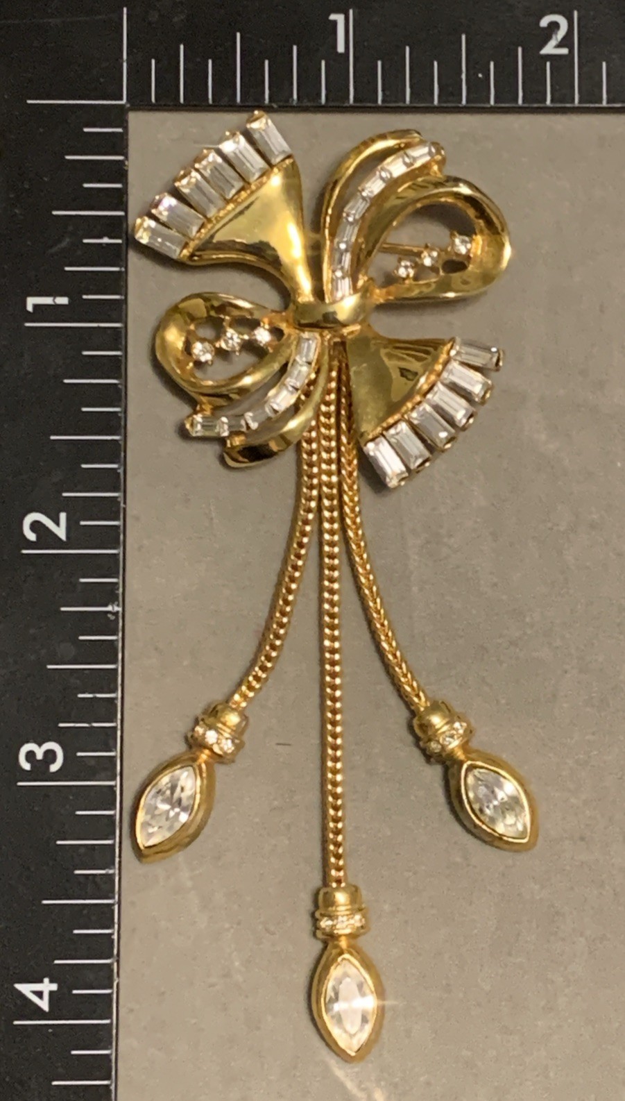 COCO VTG_Robert Rose Bow 4” Brooch Dangle Tassels Clear Rhinestones Baguettes