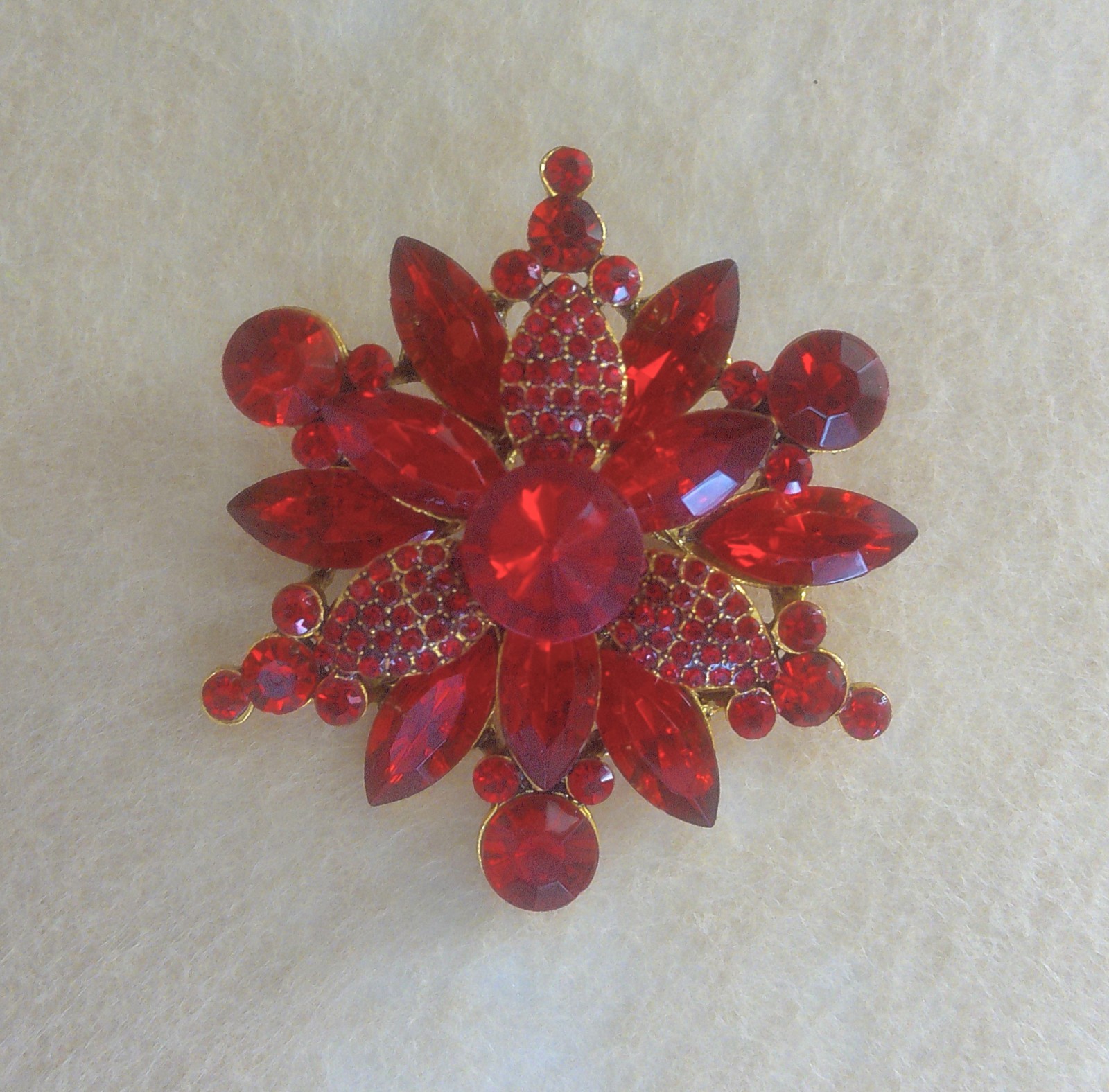 New Goldtone Red Faceted Crystals Flower Pin Brooch Simply Stunning