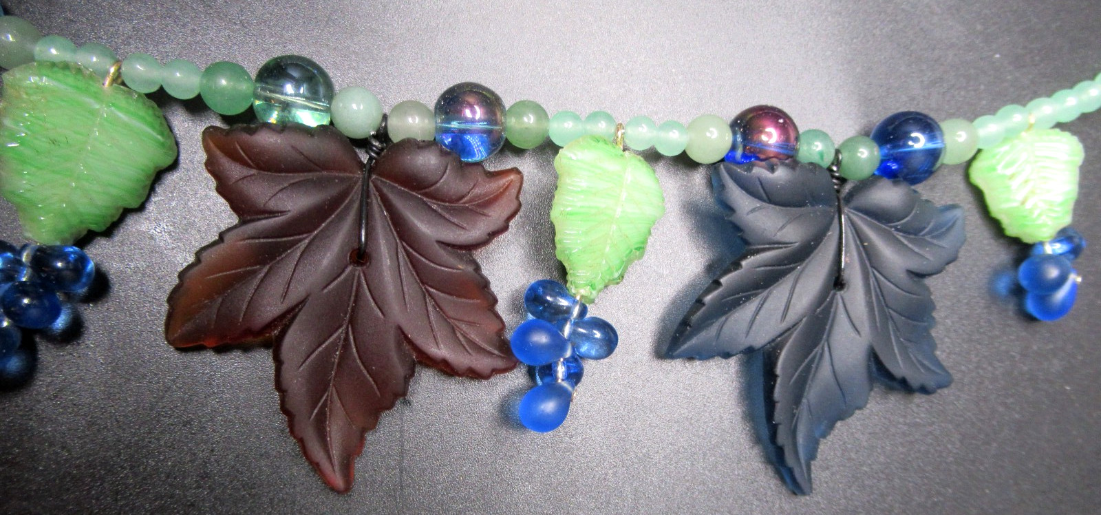 Amazing Jade & Glass Leaves Beaded Vintage Necklace Earring Set
