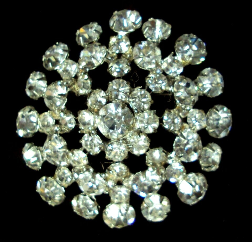 Vtg Estate GLASS Rhinestone FLORAL WREATH Brooch Pin ~ 49 Clear Stones!