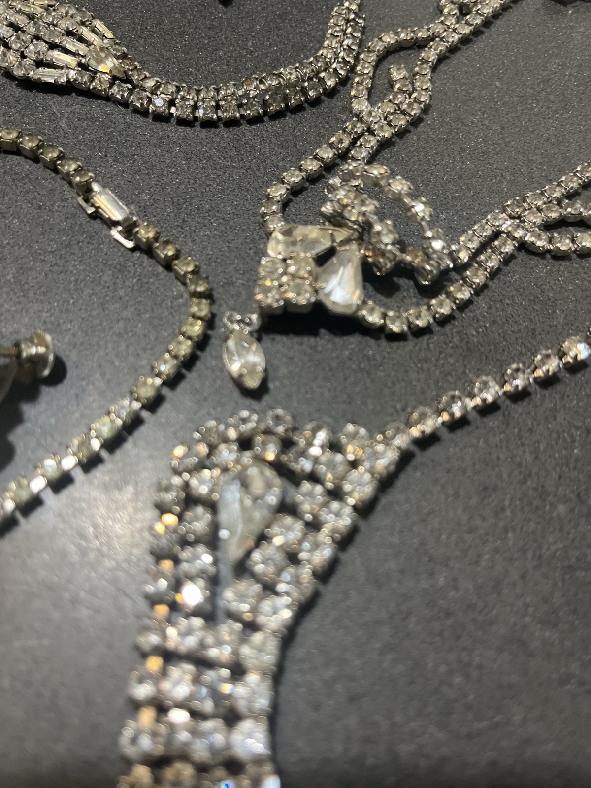 VINTAGE ESTATE LOT 4 CLEAR RHINESTONE NECKLACES 3 PAIR SCREWBACK DANGLE EARRINGS