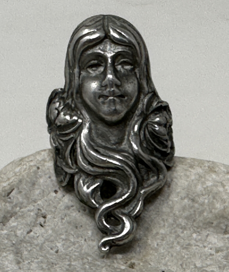 Vintage Maiden or Mermaid Figural Art Nouveau Cast Pewter Repousse Ring Size 7