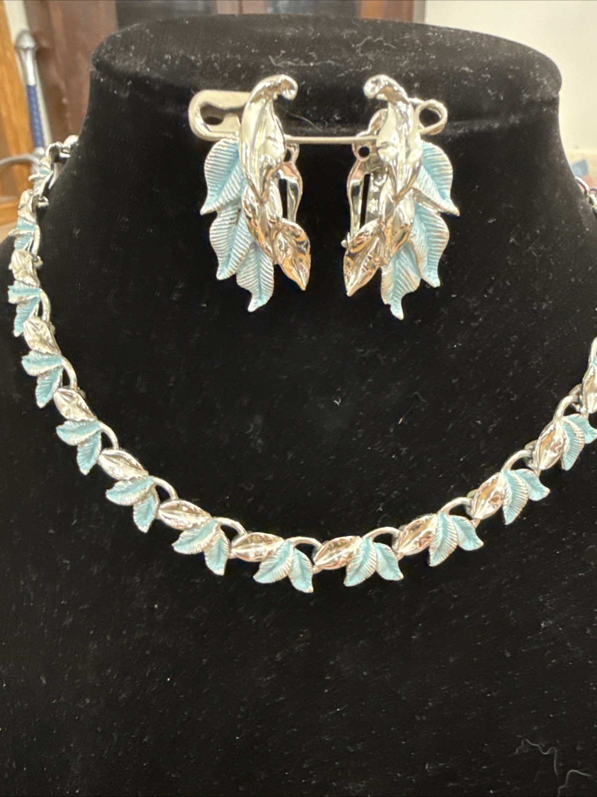 VTG 1960s Silvertone And Blue Leaf Leaves 16” Collar Necklace & Clip Earrings