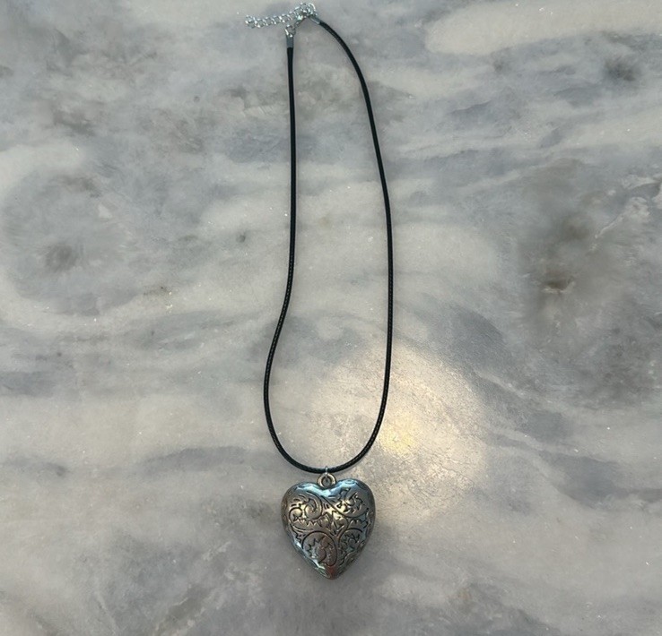 Vintage Elegant Etched Puff Silver Heart Necklace & Extension