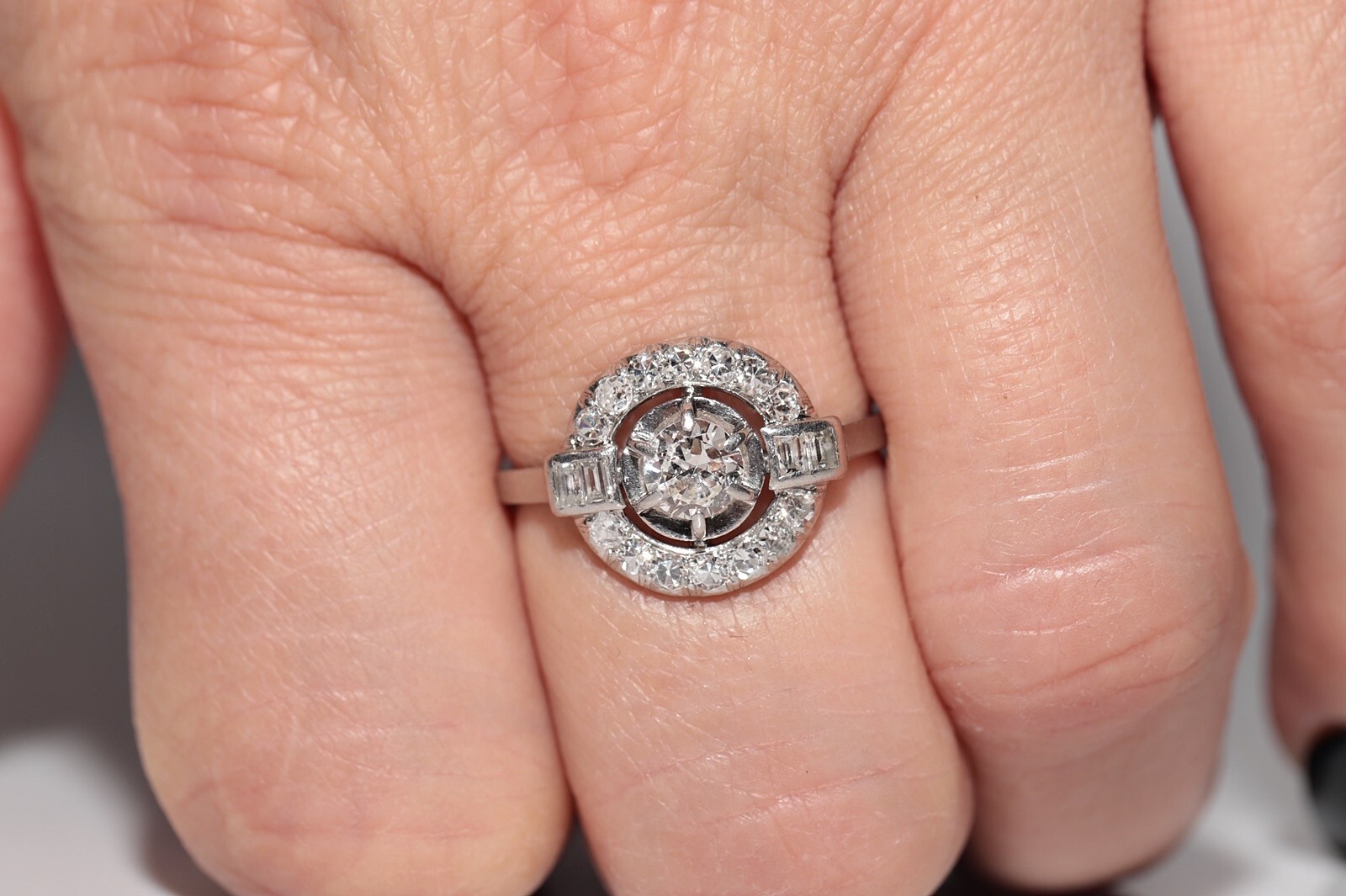 Antique Art Deco Circa 1920s 18k Gold Natural Diamond Decorated Ring