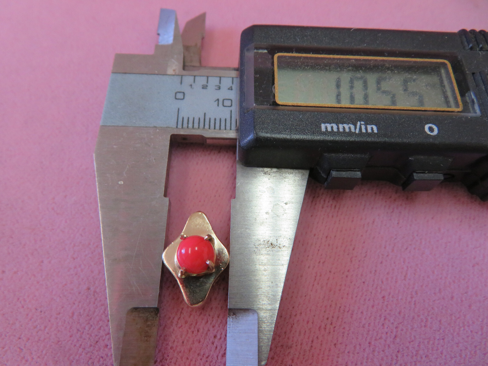 14K Solid Y. Gold Coral Slide Charm for Bracelet 1.91 Grams