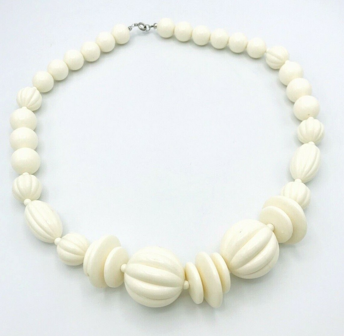 Off White 60’s Vintage Plastic Necklace 23″