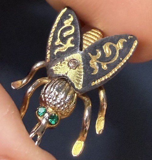 Vintage Spanish Damascene Toledo fly bug insect figural gold toned brooch pin