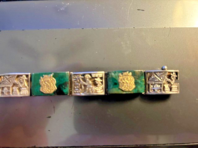 Vintage Bracelet; Sterling Silver, Mexican Jade, Gold, 7.0″, post 1940, Mexico