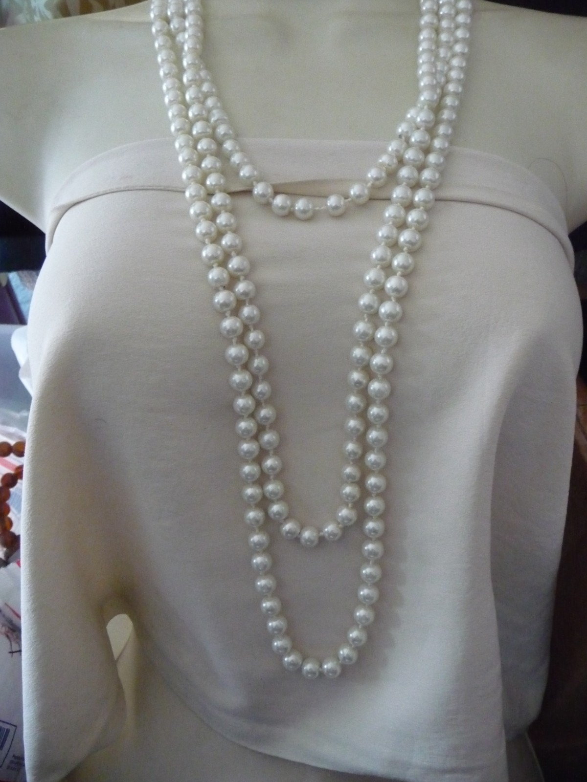 FLAPPER 42””L FAUX PEARLS HAND KNOTTED NO CLASP STATEMENT NECKLACE #31/4