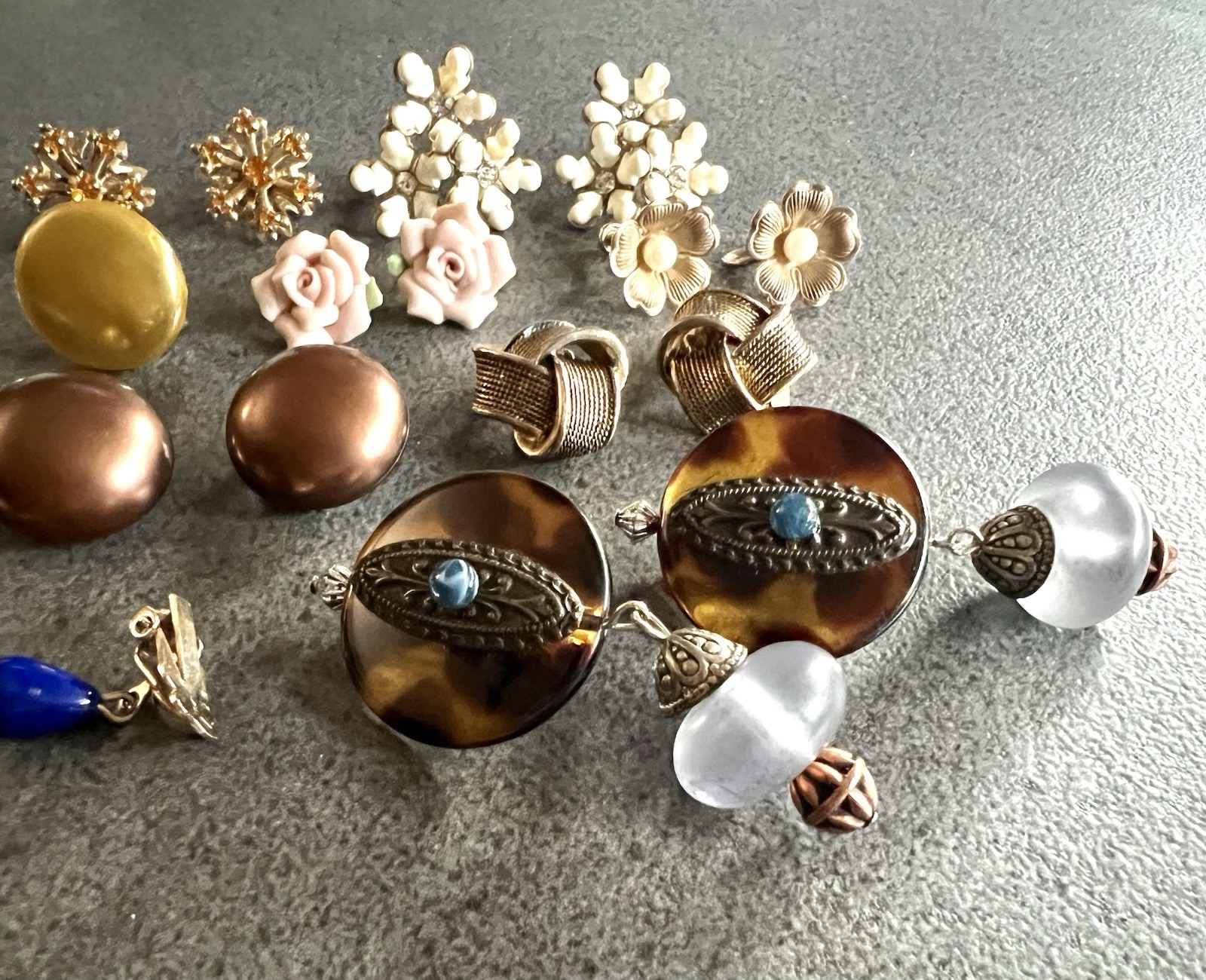 Vintage Costume Jewelry Lot Clip On / Screw Back Earrings 13 Pain