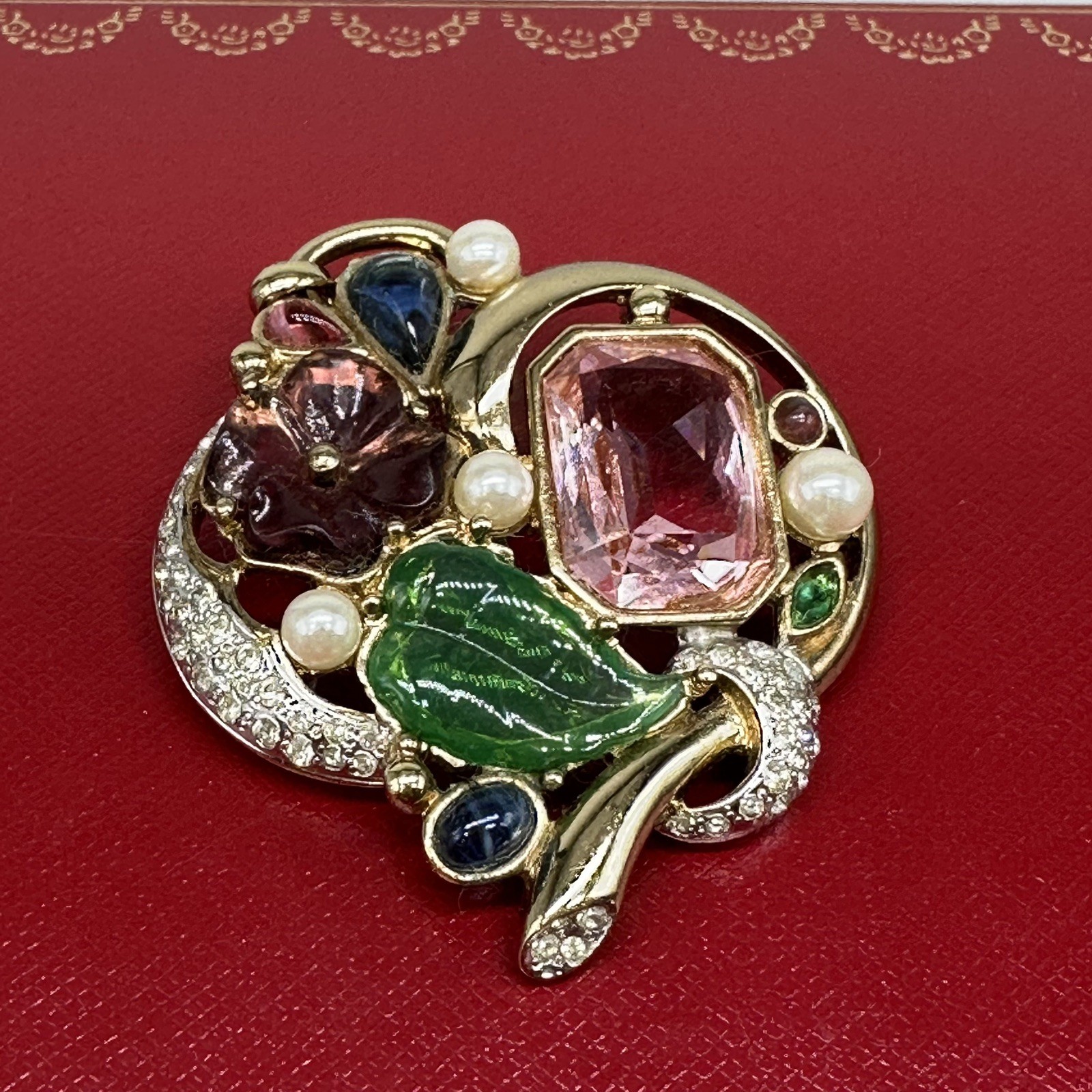 Stunning Vintage Unsigned Designer Molded Art Glass Crystal Pendant Enhancer