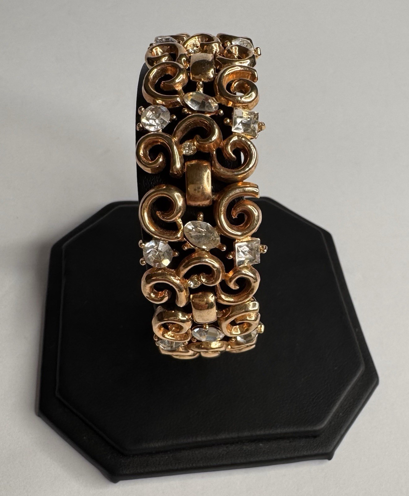 Vintage Trifari Bracelet Gold Tone Rhinestone Articulated Link