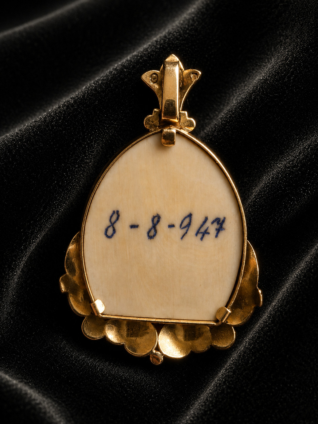 Rare 1930s Art Deco Virgin Mary Pendant 18K Gold Hand Carved Relief