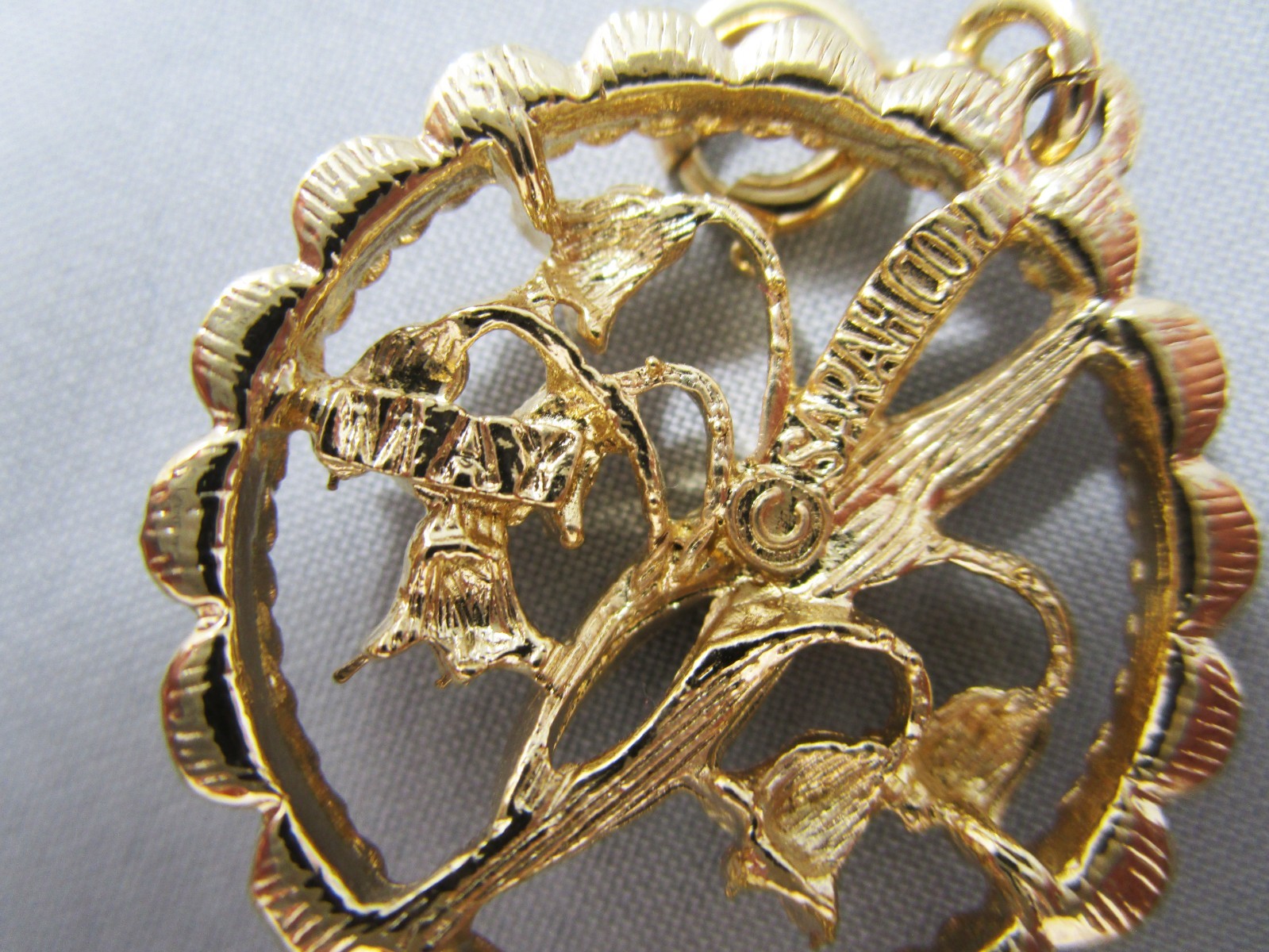 Vintage 1967 SARAH COVENTRY Flower of the Month MAY Dangling Bracelet Charm 986